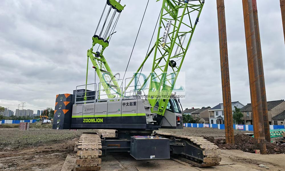 cho thuê xe cẩu xích 100 tấn