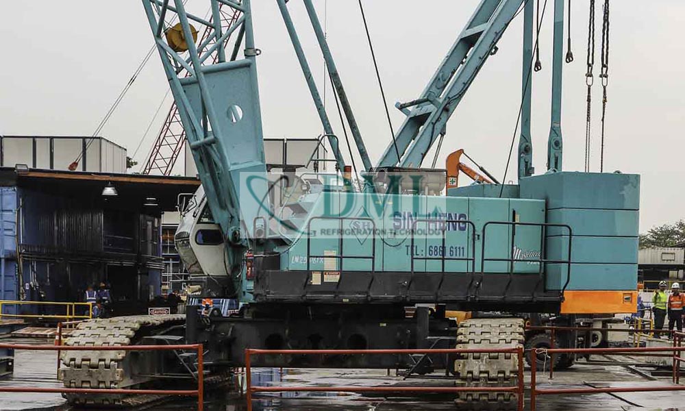 cho thuê xe cẩu xích 200 tấn