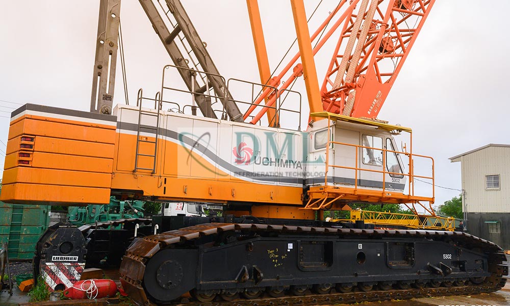 Giá thuê xe cẩu bánh xích 300 tấn